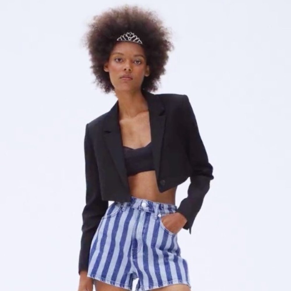 COPY - NWT Zara cropped black blazer